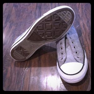 Women’s Gray no-lace Converse